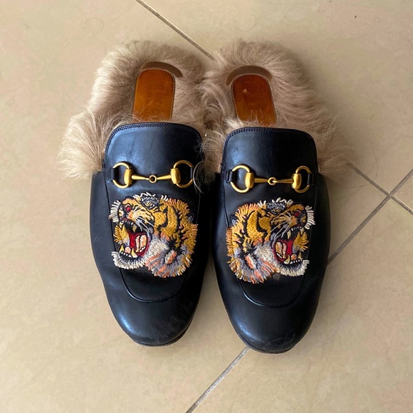 Gucci slippers - Picture 1 of 3